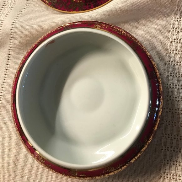 Signed Vintage Limoges France Courting Couple Porcelain   Jewelry/trinket Box - Picture 5 of 5